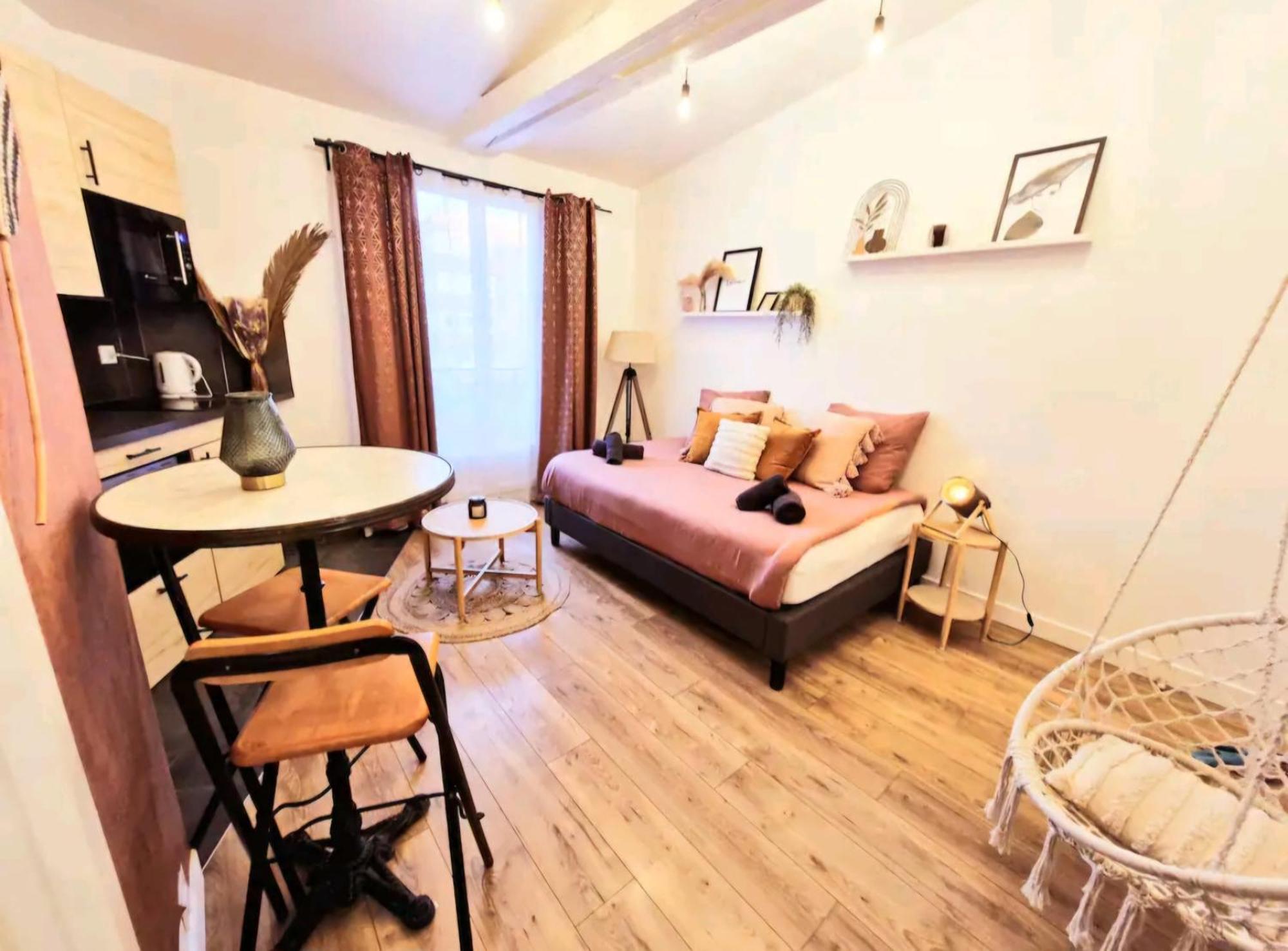Maison Juliette Клиши Экстерьер фото